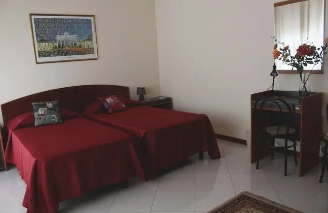 Basic Üç Kişilik Oda, Ortak Banyo