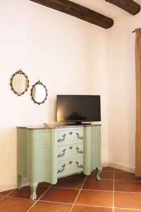 Traditional Tek Büyük Yataklı Oda