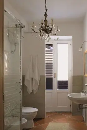 Traditional Tek Büyük Yataklı Oda