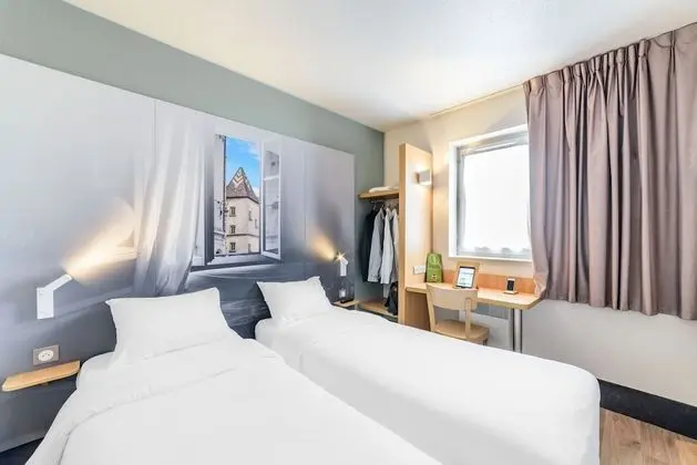 İki Ayrı Yataklı Oda, Sigara İçilmez