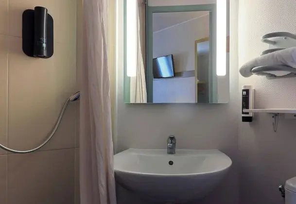 Tek Büyük Yataklı Oda, Sigara İçilmez