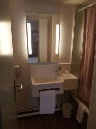 Tek Büyük Yataklı Oda, Sigara İçilmez