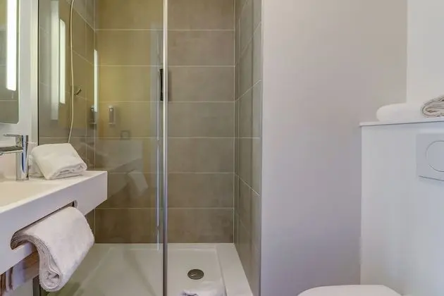 Tek Büyük Yataklı Oda, Sigara İçilmez