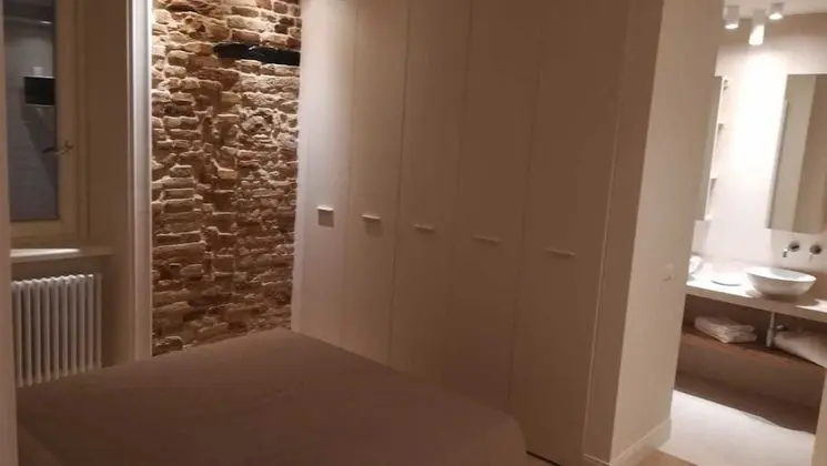 Tek Büyük Yataklı Oda (Gialla)