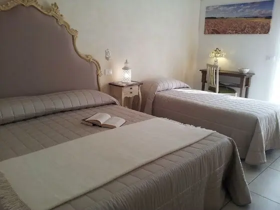 Üç Kişilik Oda