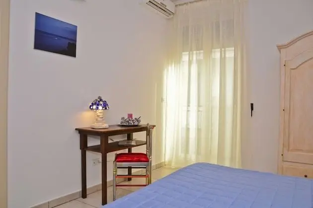 Üç Kişilik Oda