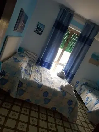 Üç Kişilik Oda
