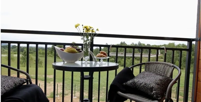 Deluxe Oda, Balkon
