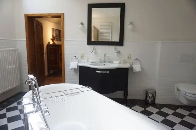 Luxury Tek Büyük Yataklı Oda, 1 En Büyük (King) Boy Yatak, Sauna, Bahçeli