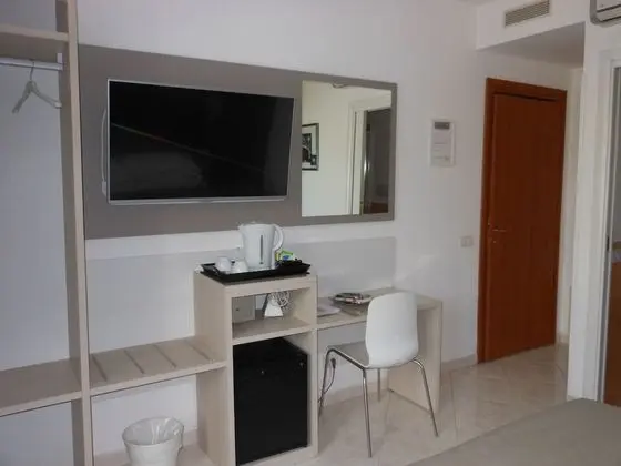 Basic Büyük Yataklı Tek Kişilik Oda, Park Manzaralı