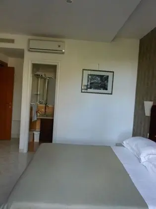 Basic Büyük Yataklı Tek Kişilik Oda, Park Manzaralı