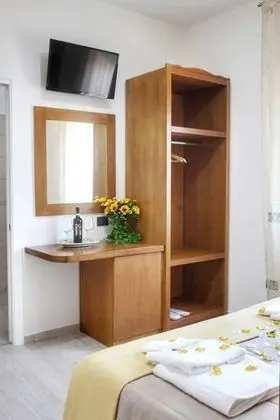 Deluxe Üç Kişilik Oda (1)