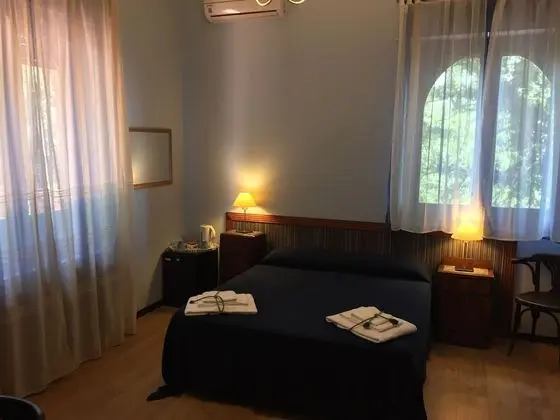 Classic Tek Büyük Yataklı Oda