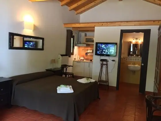 Stüdyo, Bahçe Manzaralı