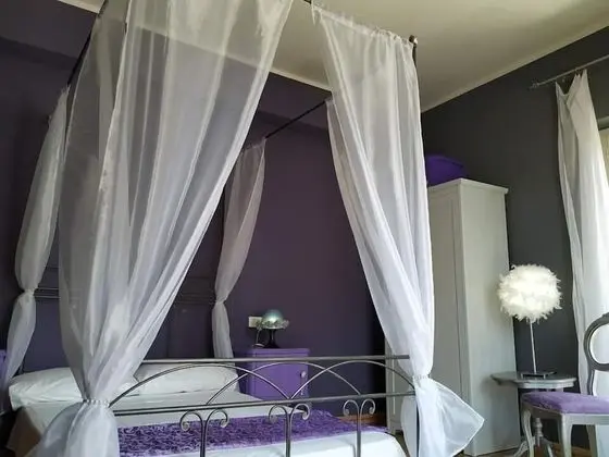 Deluxe Oda, 1 Büyük (Queen) Boy Yatak (Penelope)