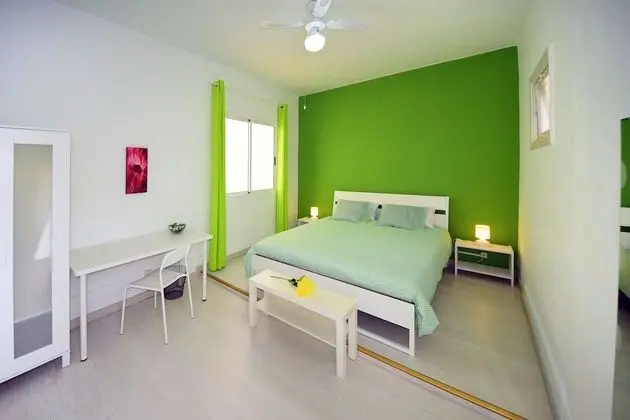 Tek Büyük Yataklı Oda, Ortak Banyo (Green)