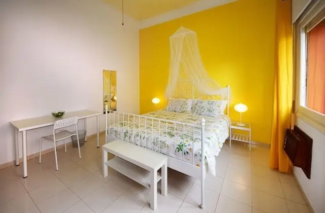 Tek Büyük Yataklı Oda, Özel Banyo (Yellow)