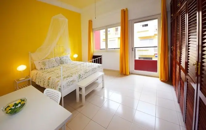 Tek Büyük Yataklı Oda, Özel Banyo (Yellow)