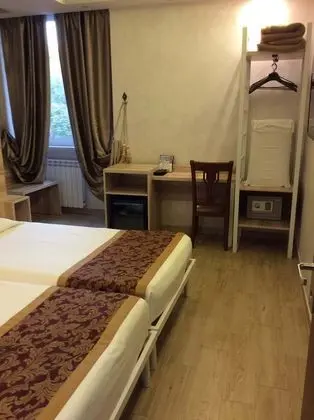 Basic Tek Büyük Yataklı Oda