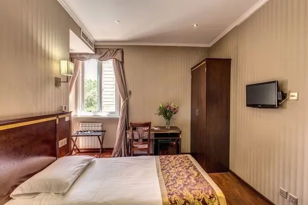 Basic Tek Büyük Yataklı Oda