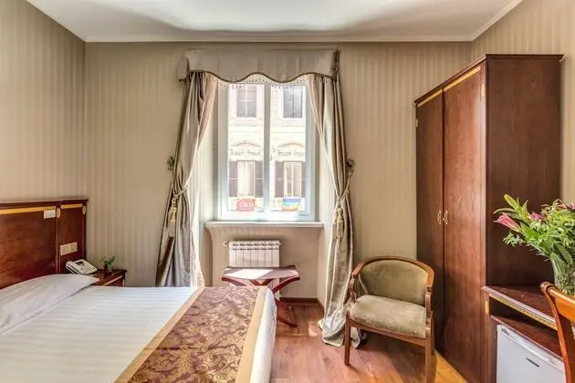 Basic Tek Büyük Yataklı Oda