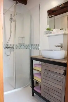 Deluxe Tek Büyük Yataklı Oda, 1 Yatak Odası, Teras, Bahçe Manzaralı