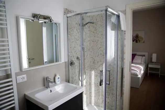 Standard Tek Büyük Yataklı Oda, Banyolu/Duşlu, Bahçe Manzaralı (Rosa)