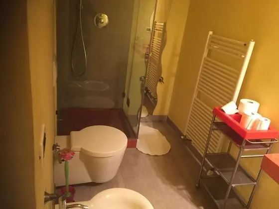 Economy Büyük Yataklı Tek Kişilik Oda, Özel Banyo