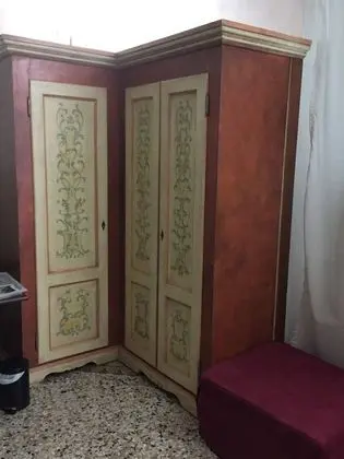 Luxury Tek Büyük Yataklı Oda