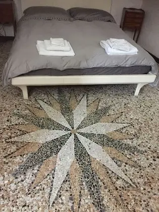 Luxury Tek Büyük Yataklı Oda