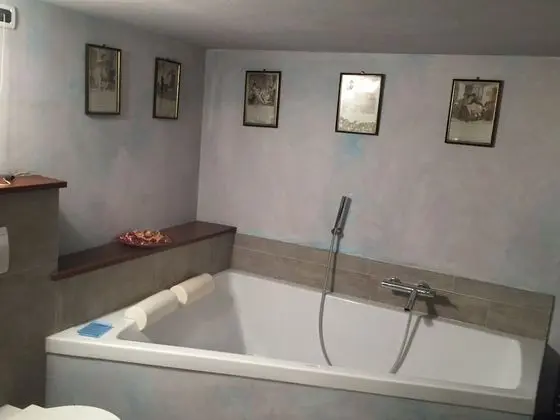 Luxury Tek Büyük Yataklı Oda