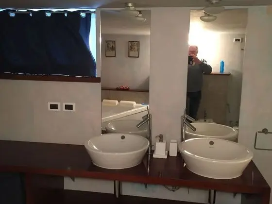 Luxury Tek Büyük Yataklı Oda