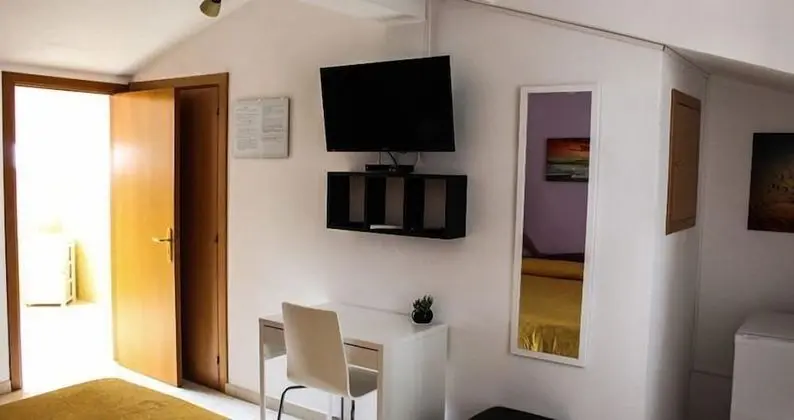 Comfort Tek Büyük Yataklı Oda, Deniz Manzaralı