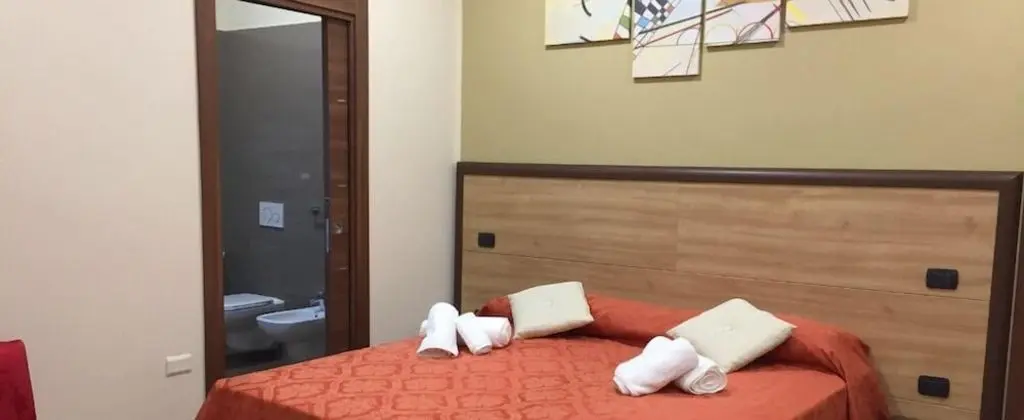 Standard Tek Büyük Yataklı Oda