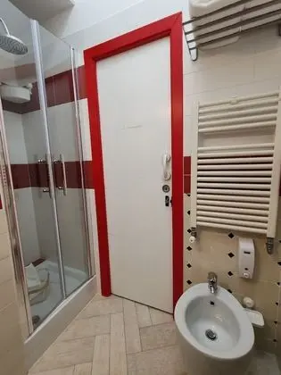 Basic Tek Büyük Yataklı Oda, Ortak Banyo