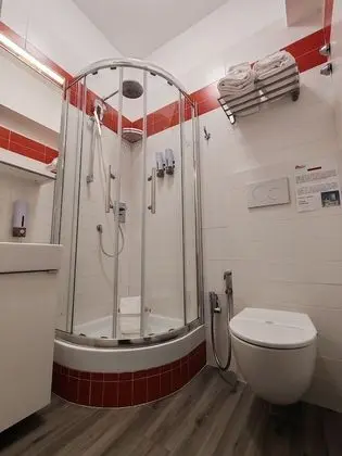 Üç Kişilik Oda, Özel Banyo