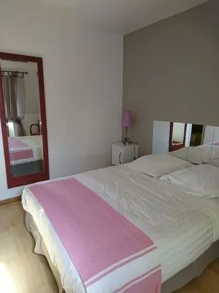 Tek Büyük Yataklı Oda, Banyolu/Duşlu