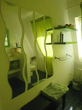 Tek Büyük Yataklı Oda, Banyolu/Duşlu