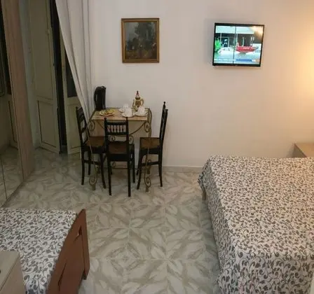 Üç Kişilik Oda