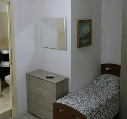 Üç Kişilik Oda