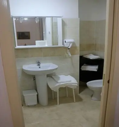 Üç Kişilik Oda