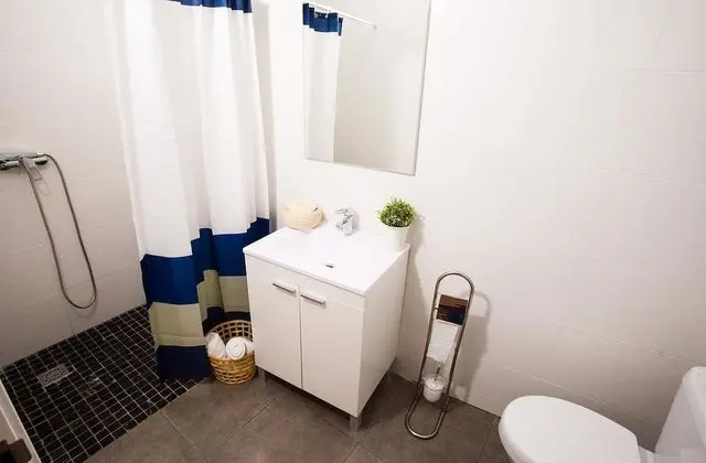 Tek Kişilik Oda, Ortak Banyo