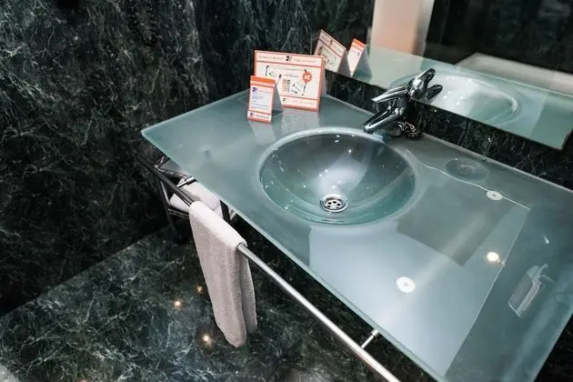 Büyük Yataklı Tek Kişilik Oda