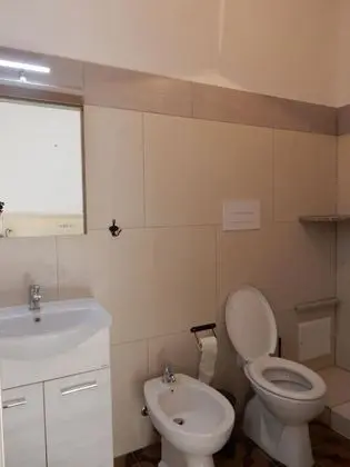 Traditional Tek Büyük Yataklı Oda