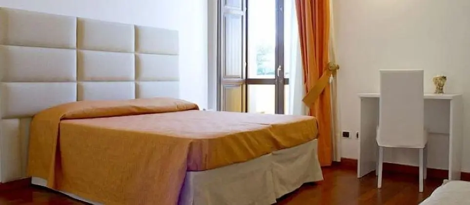 Tek Büyük Yataklı Oda, Balkon