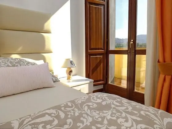 Tek Büyük Yataklı Oda, Balkon