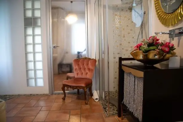 Romantic Tek Büyük Yataklı Oda