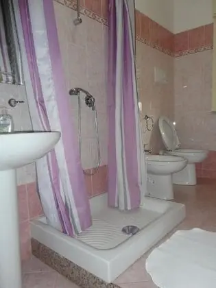 Basic Tek Büyük Yataklı Oda, Özel Banyo, Avlu