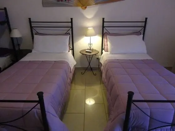 Basic Üç Kişilik Oda, Özel Banyo, Avlu