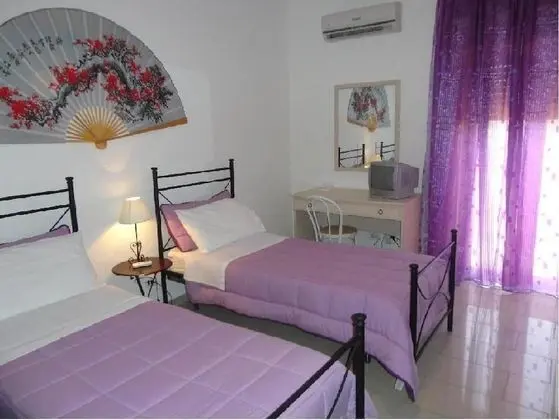 Basic Üç Kişilik Oda, Özel Banyo, Avlu